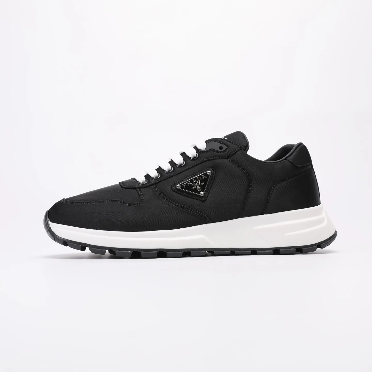 Batch 580 [PRADA] Men's shoes are popular in the counter, official website synchronization, high-quality shipments. Fabric: original cowhide with snakeskin. Lining: cowhide feet + cowhide lining. Outsole: original TPU + foam. Size: 38-46
